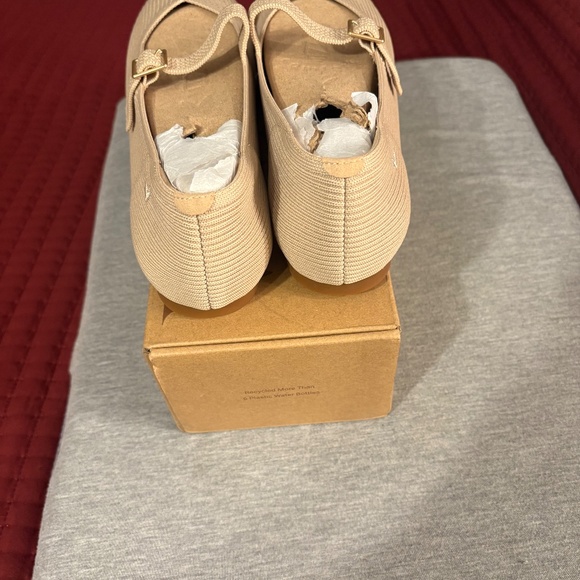 Vivaia Flat Shoes - Picture 7 of 8